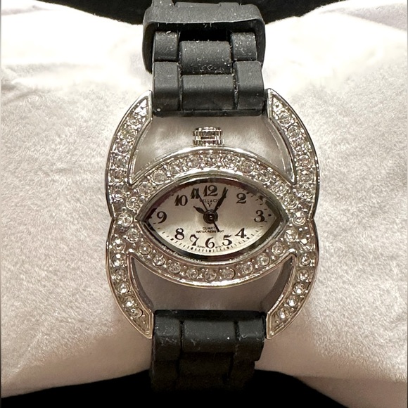 Vellacio | Accessories | Vintage Womens Vellacio Fashion Watch | Poshmark